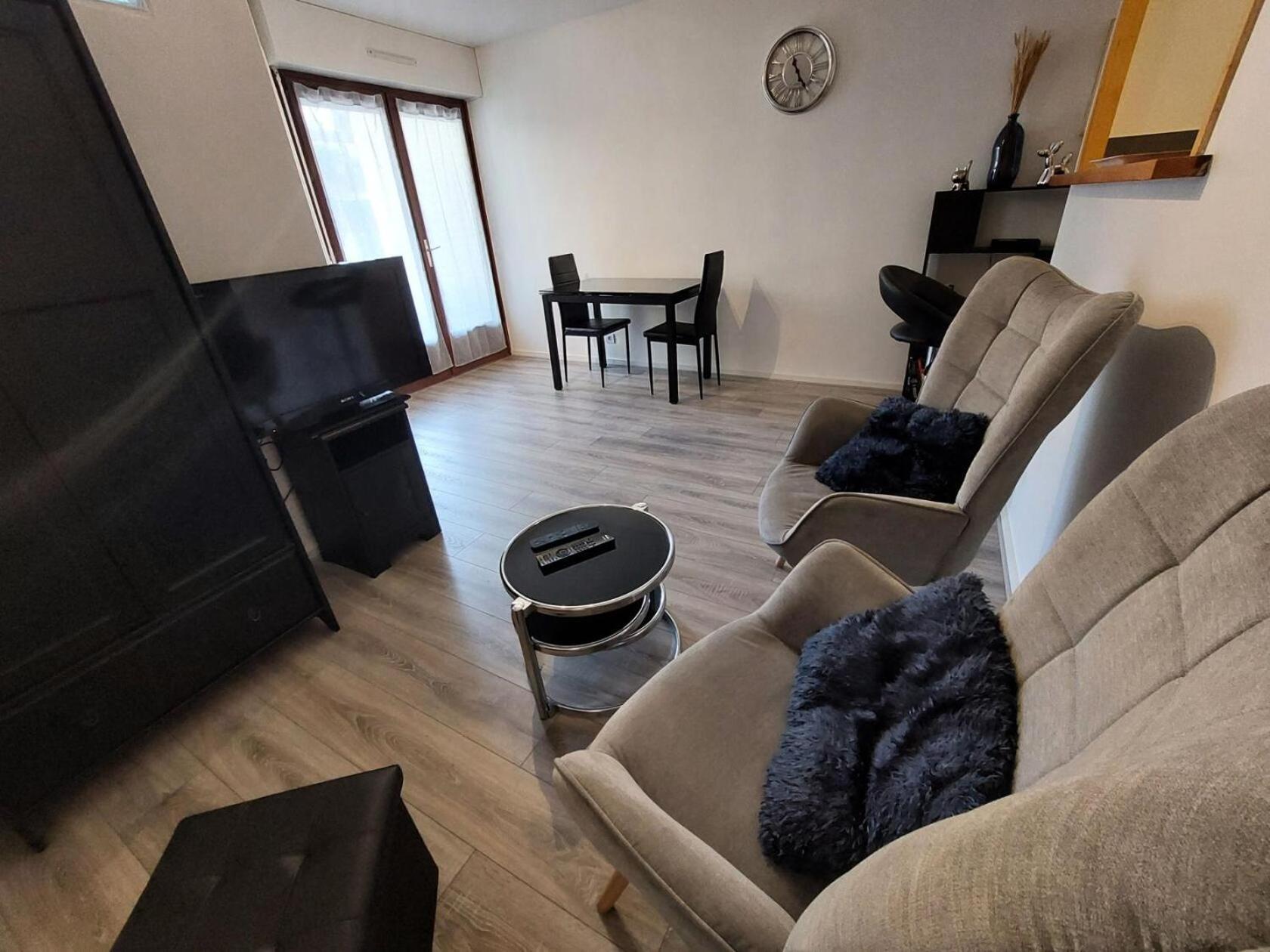 Appartement Le Chateau Durieux 4 - Tres Coquet Pour Ce Petit 2 Pieces ! Mae-9181 *